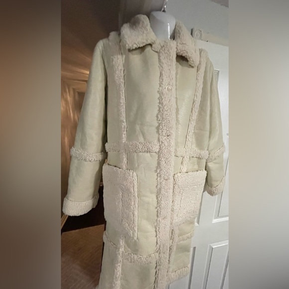 Maniere de voir vegan leather and shearling coat size M NWT *Limited Edition* - Picture 6 of 10